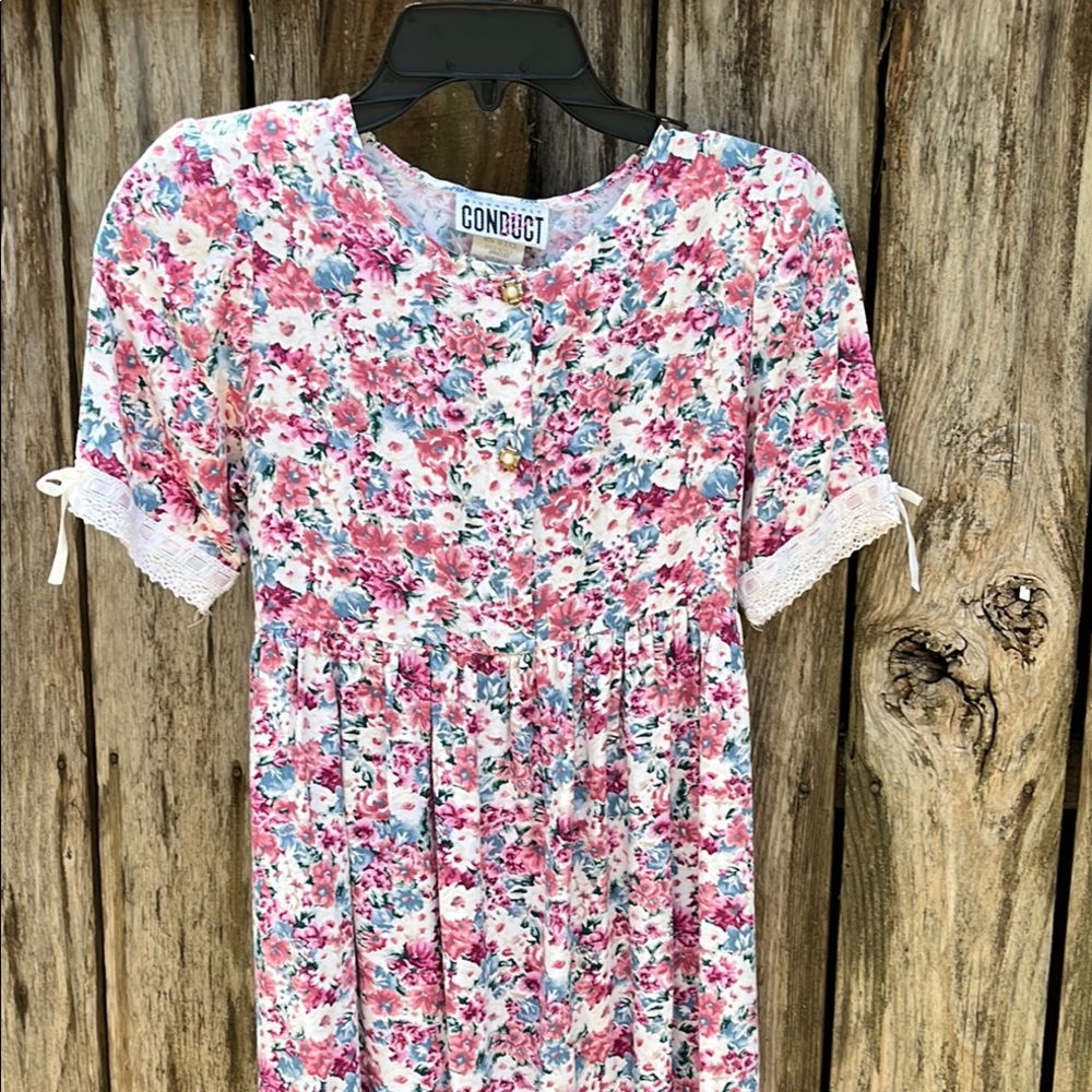 Vintage girls Pink /Blue, lace sleeves with beautiful pearl buttons dress.
